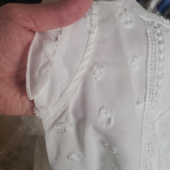 🔥🎉HP🎉 New Swiss dot flowy top. - Picture 12 of 13